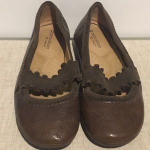 Naturalizer Flats